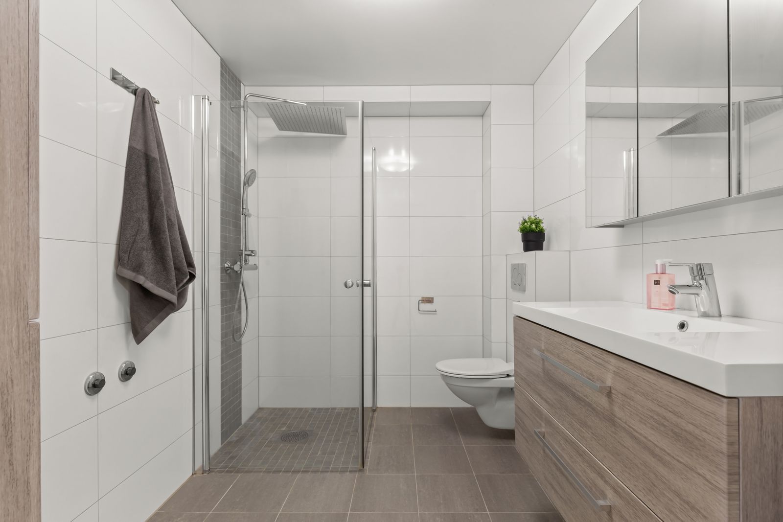 Primary ensuite